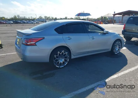 2014 Nissan Altima 2.5 Sv z USA, uszkodzony, nr VIN 1N4AL3AP1EN232857